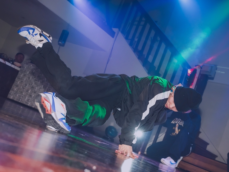 So Blue TOYOTA インストラクター NANAMU
